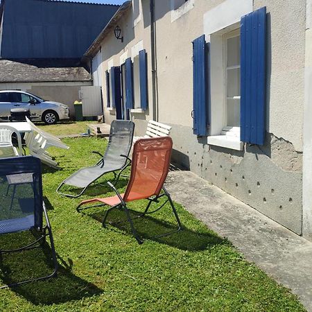 Maison Plain Pied, 2 Chambres, Longere Typique , Fraiche, Dans Bourg Avec Tous Commerces Luçay-le-Mâle Bagian luar foto