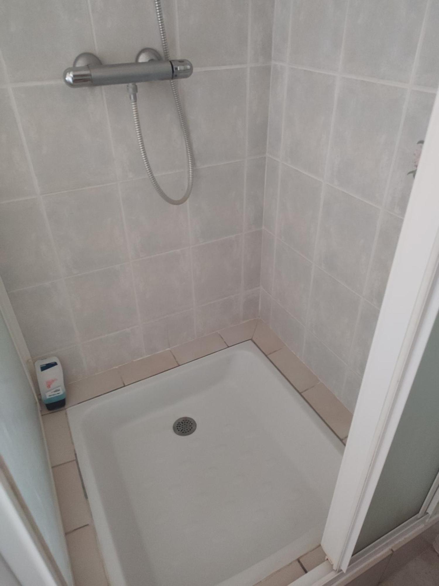 Maison Plain Pied, 2 Chambres, Longere Typique , Fraiche, Dans Bourg Avec Tous Commerces Luçay-le-Mâle Bagian luar foto