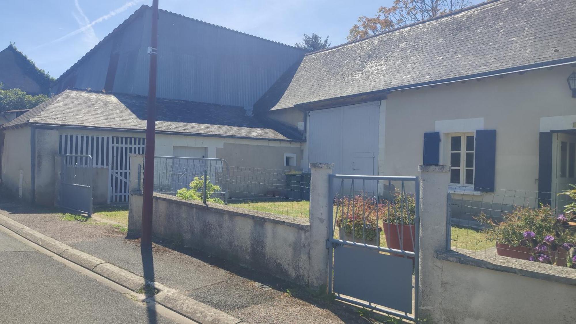 Maison Plain Pied, 2 Chambres, Longere Typique , Fraiche, Dans Bourg Avec Tous Commerces Luçay-le-Mâle Bagian luar foto