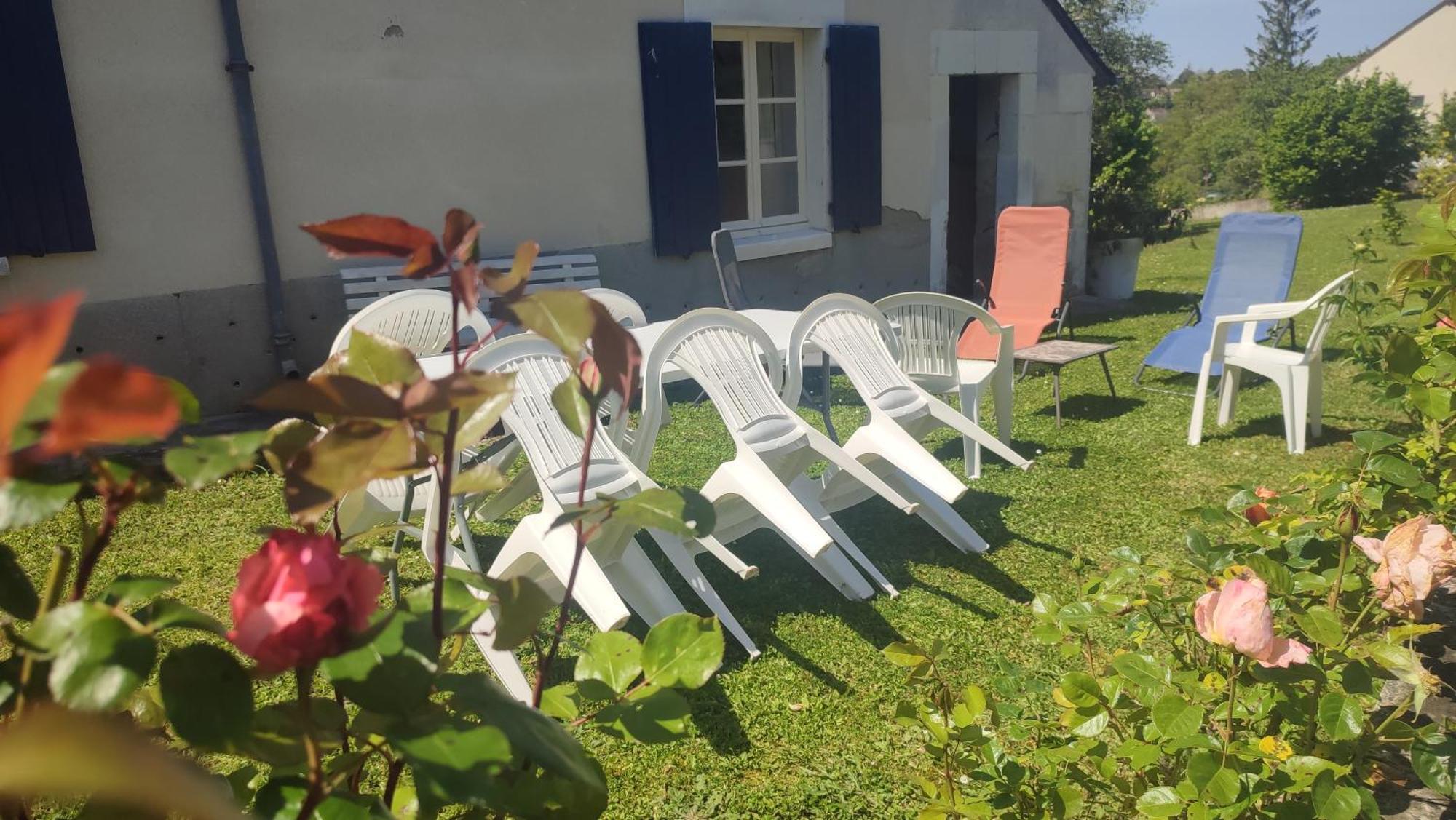 Maison Plain Pied, 2 Chambres, Longere Typique , Fraiche, Dans Bourg Avec Tous Commerces Luçay-le-Mâle Bagian luar foto