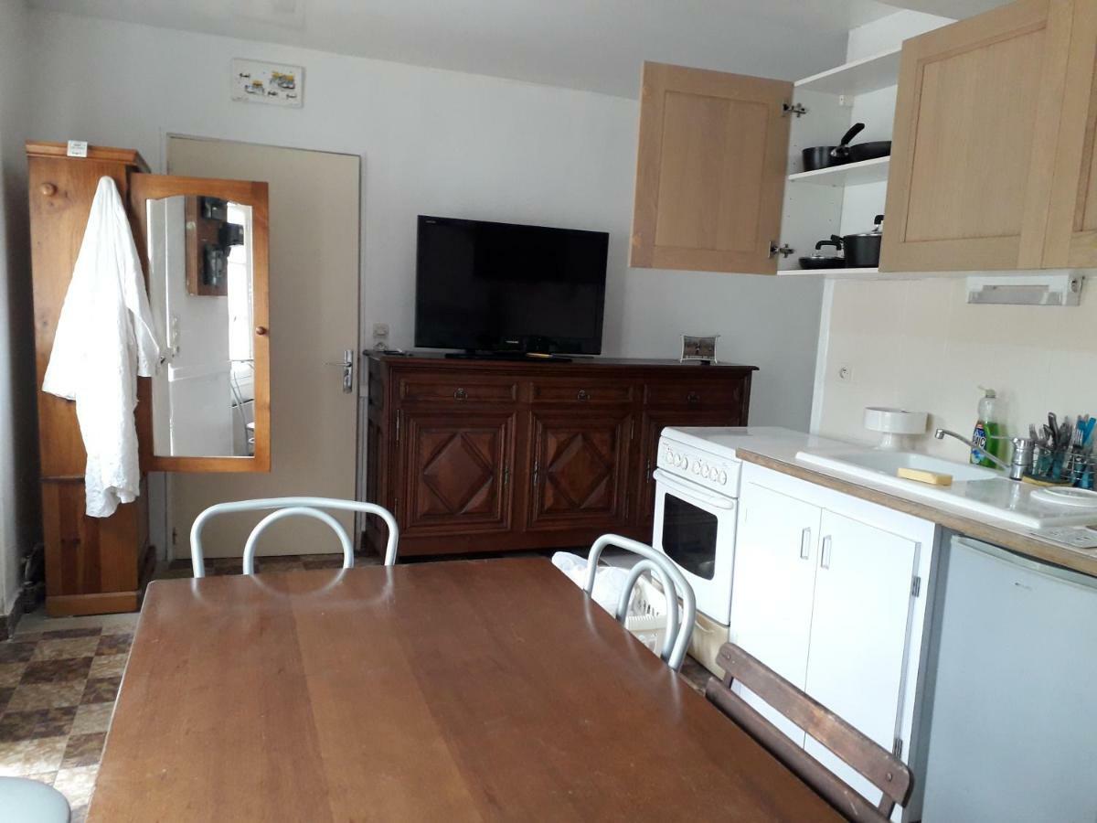 Maison Plain Pied, 2 Chambres, Longere Typique , Fraiche, Dans Bourg Avec Tous Commerces Luçay-le-Mâle Bagian luar foto