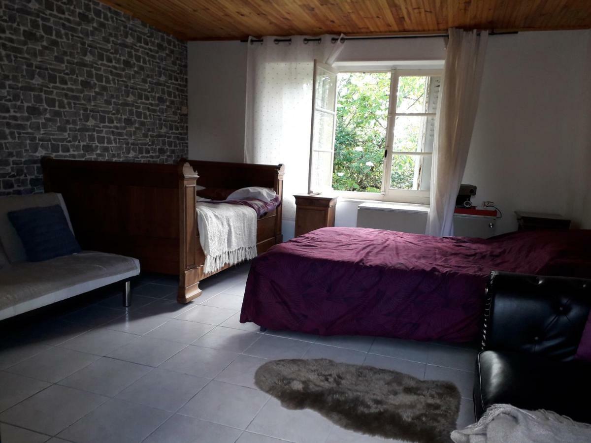 Maison Plain Pied, 2 Chambres, Longere Typique , Fraiche, Dans Bourg Avec Tous Commerces Luçay-le-Mâle Bagian luar foto